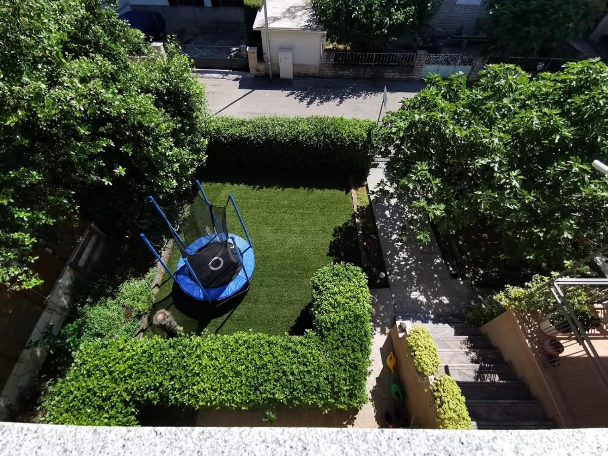 וודיצה Near By Everything מראה חיצוני תמונה